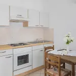 Family-friendly With Swimming Pool Valkarin, - 24238 דירה