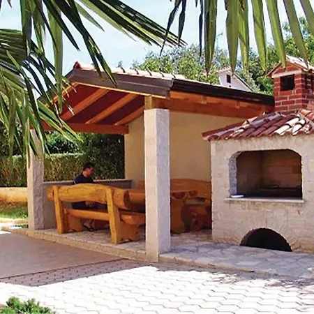 Family-friendly With Swimming Pool Valkarin, - 24238 דירה *