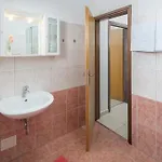 Appartement Family-friendly With Swimming Pool Valkarin, - 24238