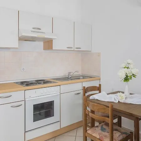 Family-friendly With Swimming Pool Valkarin, - 24238 Apartman